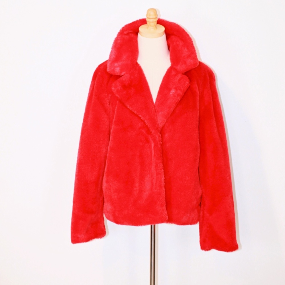 Red Faux Fur Coat Size (XL)